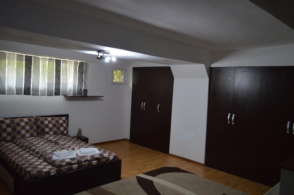 Csikos Apartment Cluj-Napoca Eksteriør billede