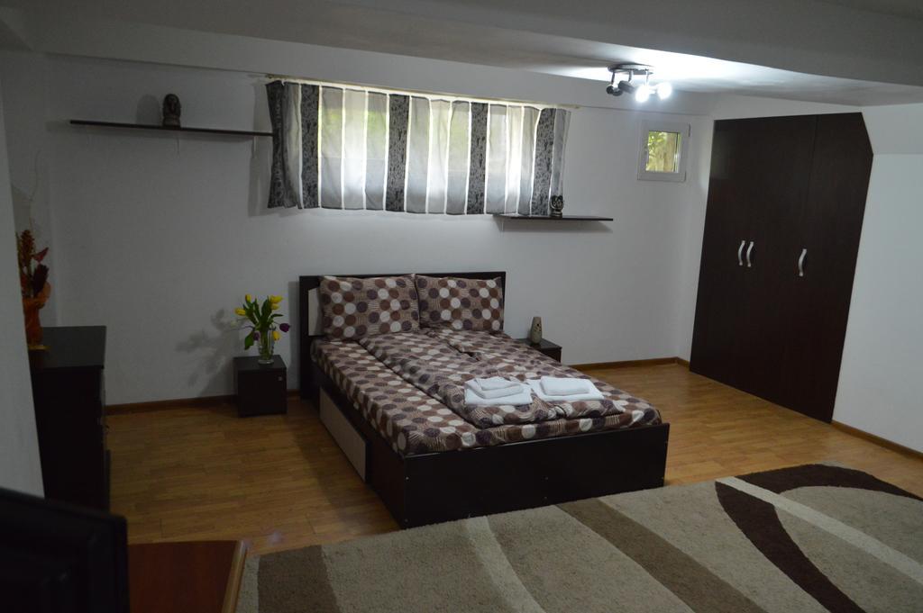 Csikos Apartment Cluj-Napoca Eksteriør billede