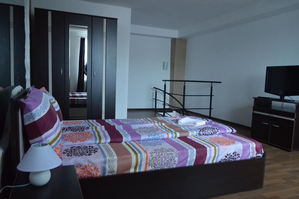 Csikos Apartment Cluj-Napoca Eksteriør billede