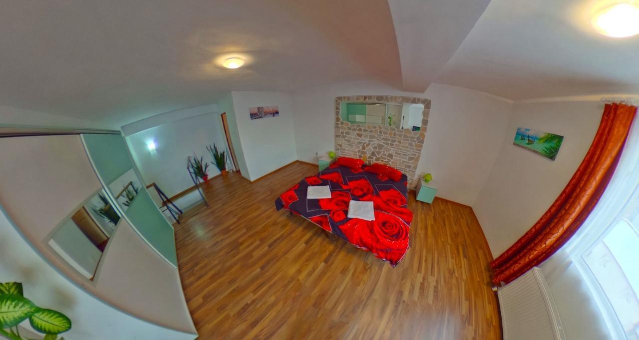 Csikos Apartment Cluj-Napoca Eksteriør billede